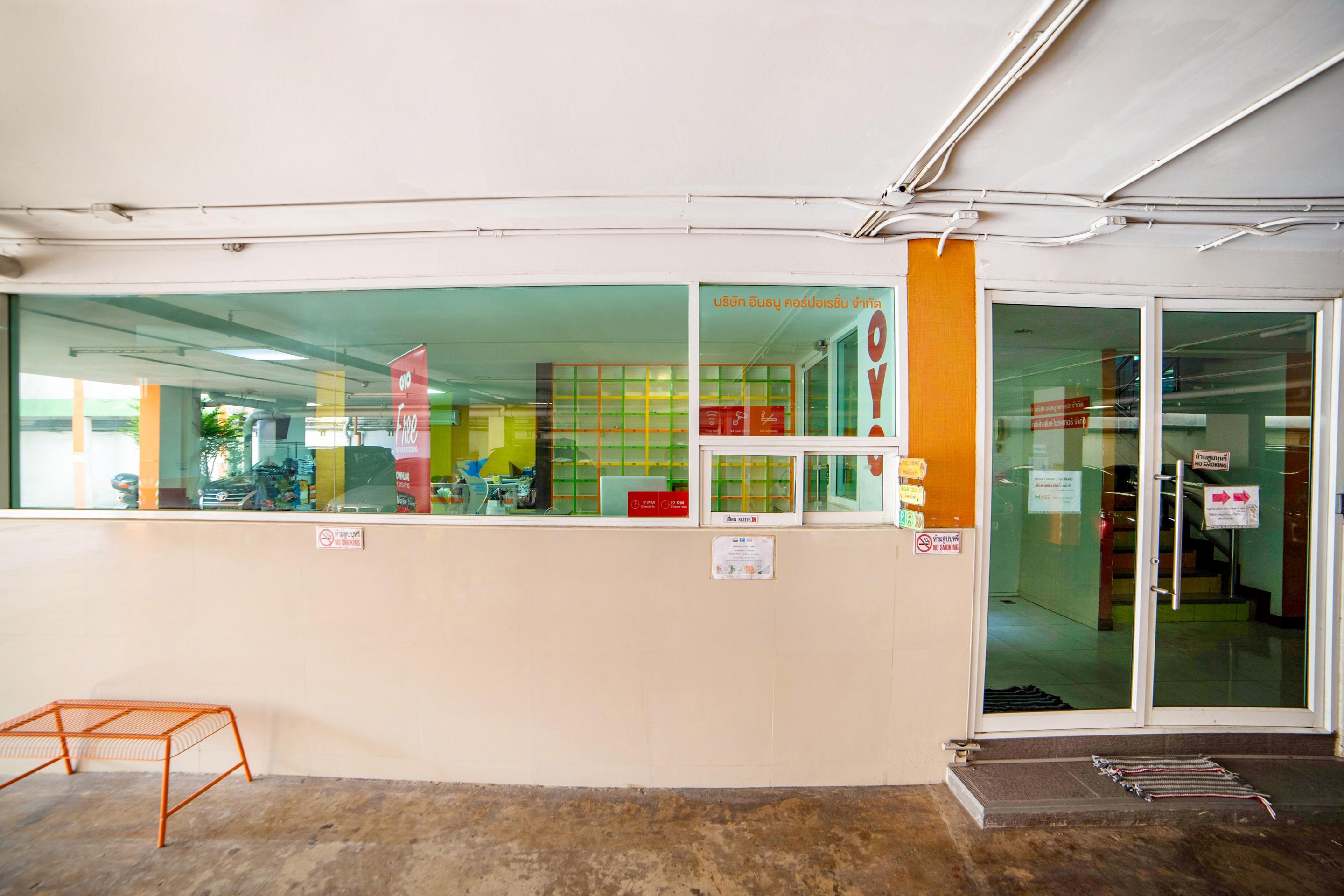 Oyo 460 Int Place Bangkok Zewnętrze zdjęcie