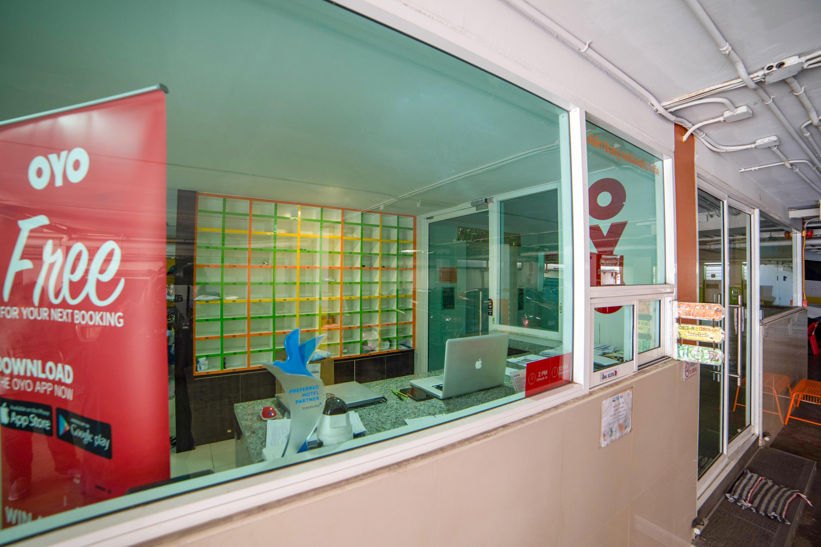 Oyo 460 Int Place Bangkok Zewnętrze zdjęcie
