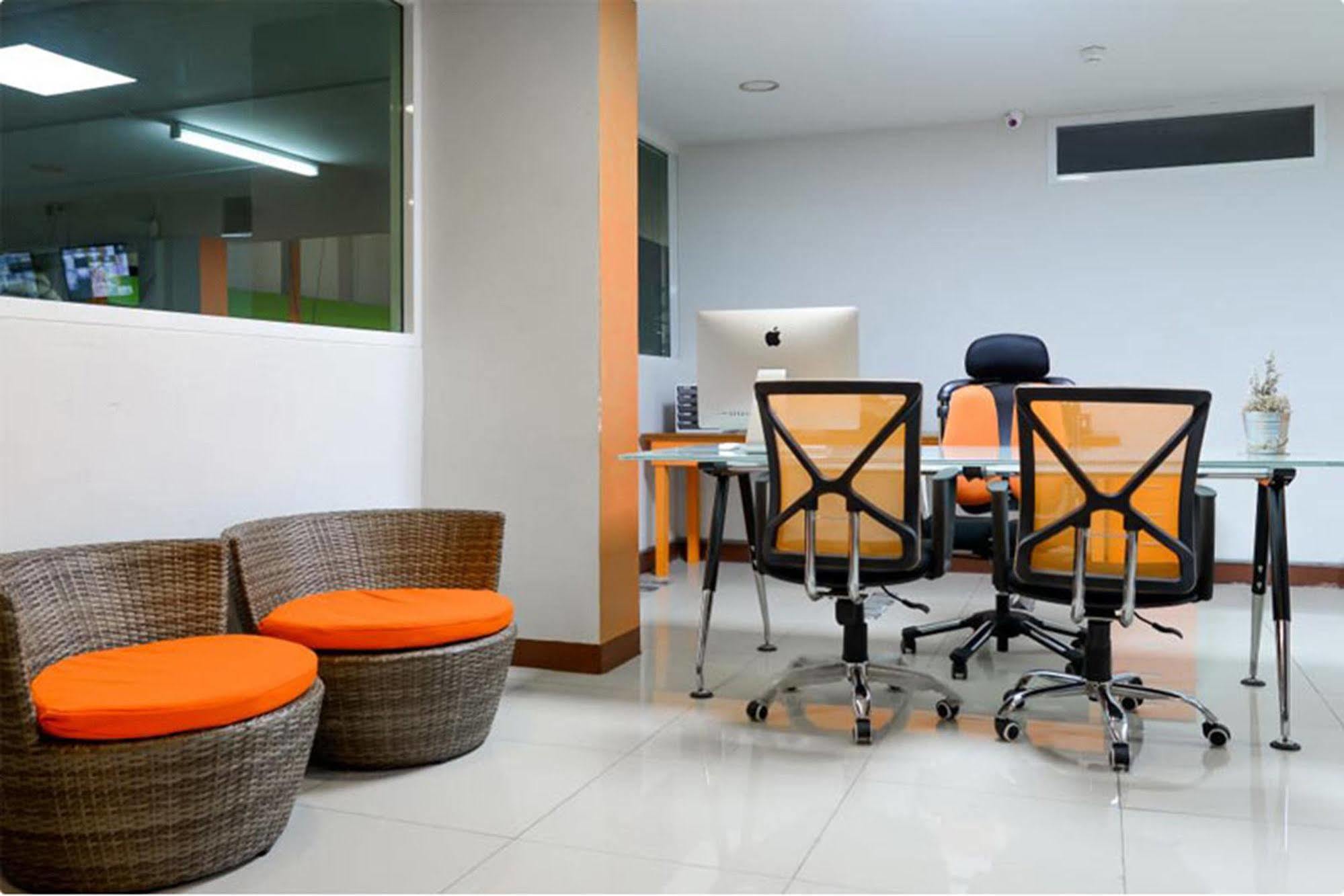 Oyo 460 Int Place Bangkok Zewnętrze zdjęcie