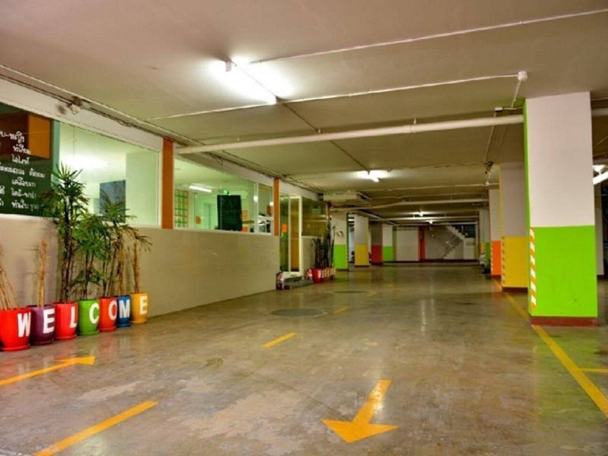 Oyo 460 Int Place Bangkok Zewnętrze zdjęcie